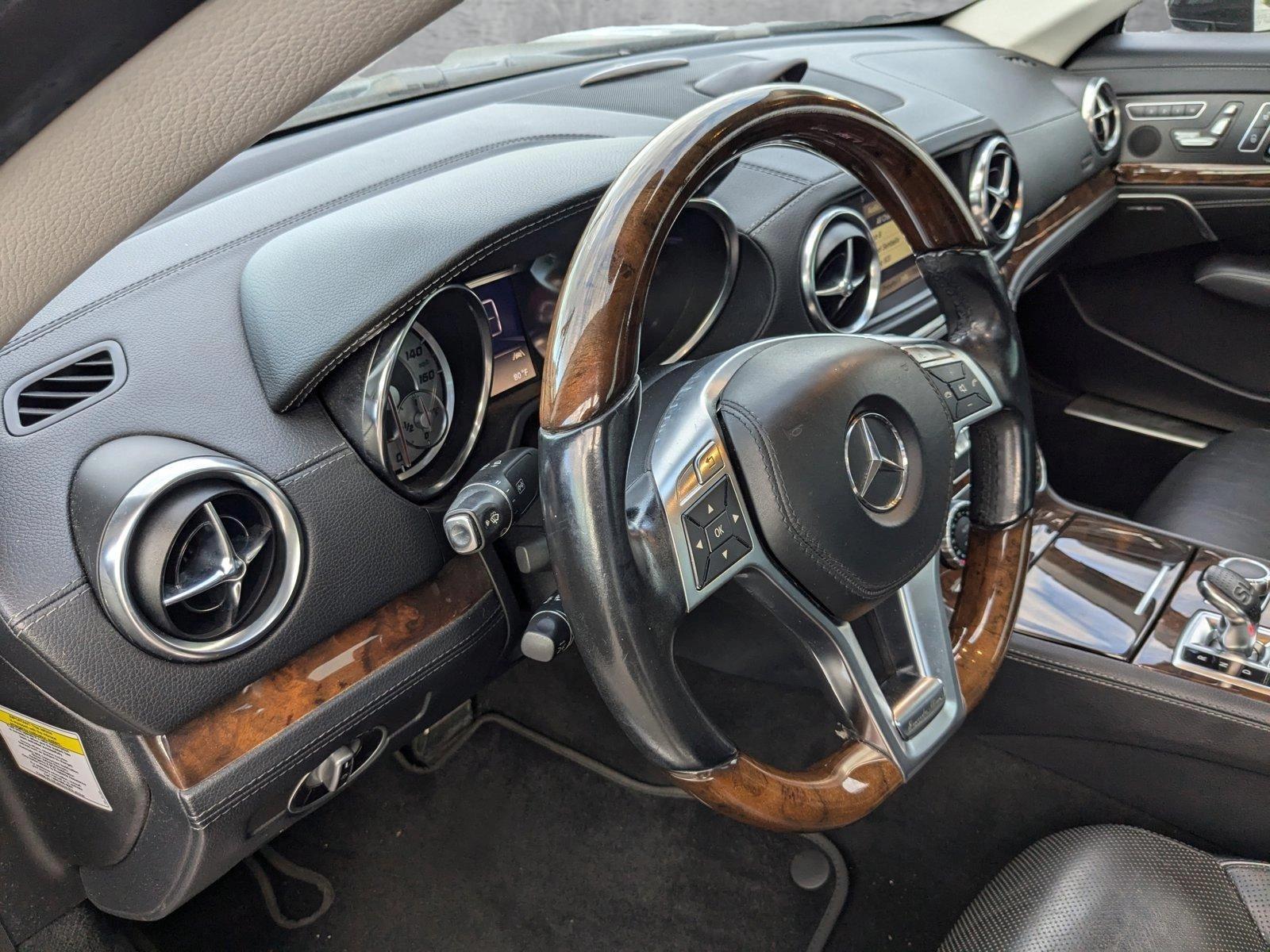 2013 Mercedes-Benz SL-Class Vehicle Photo in MIAMI, FL 33134-2699