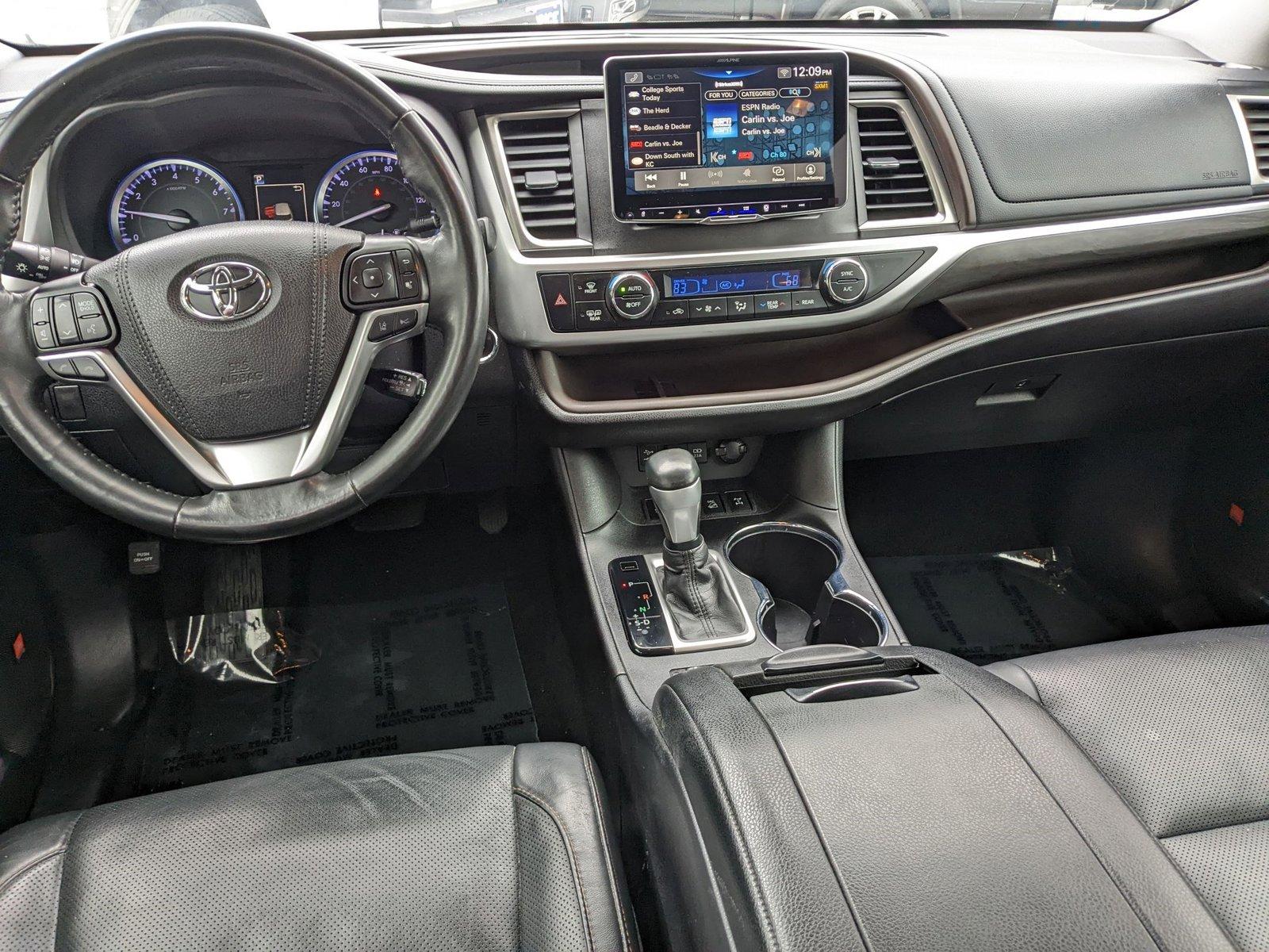 2019 Toyota Highlander Vehicle Photo in Jacksonville, FL 32256