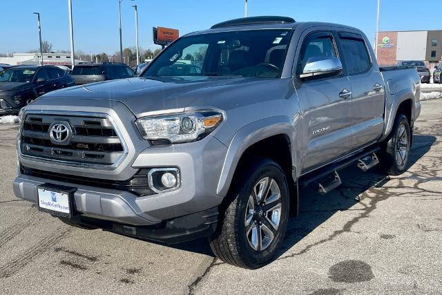 Used 2016 Toyota Tacoma Limited with VIN 3TMGZ5AN8GM023609 for sale in Kansas City