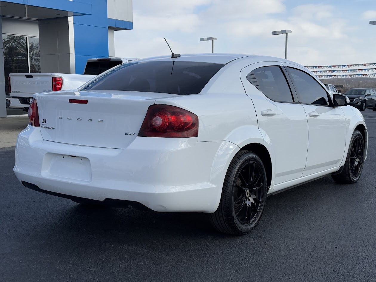 2013 Dodge Avenger Vehicle Photo in BOONVILLE, IN 47601-9633