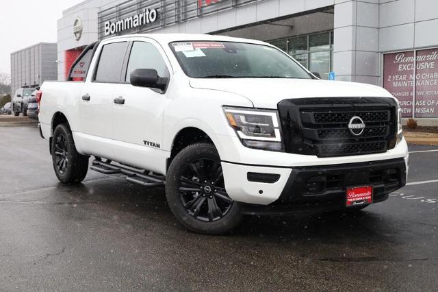 2024 Nissan Titan Vehicle Photo in Ballwin, MO 63011