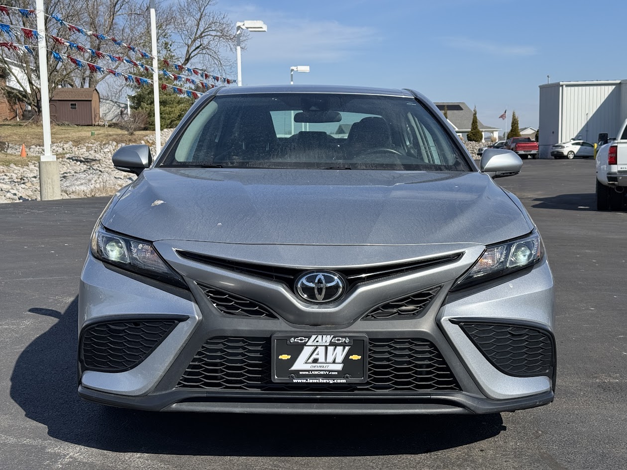 2022 Toyota Camry Vehicle Photo in BOONVILLE, IN 47601-9633