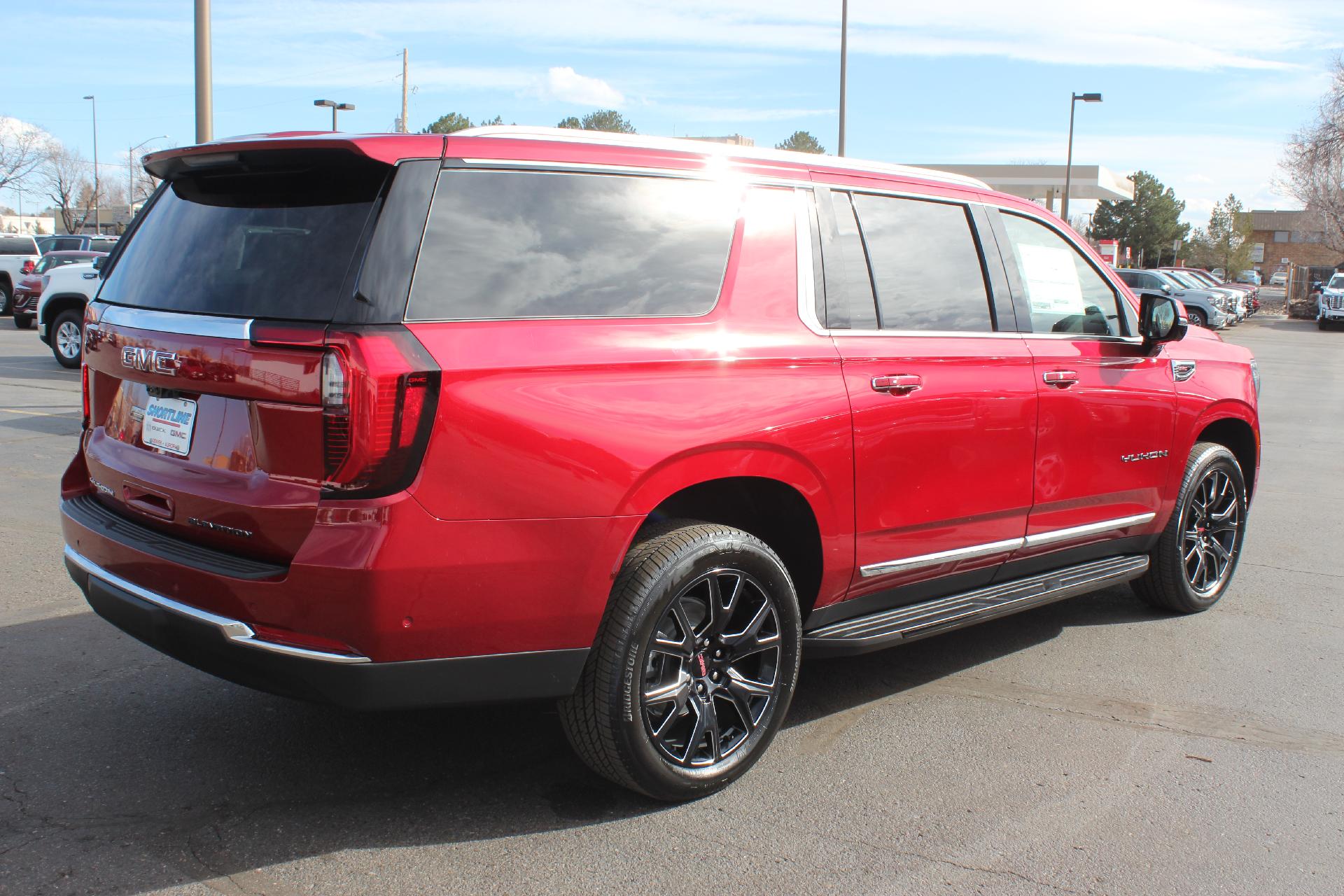 2025 GMC Yukon XL Vehicle Photo in AURORA, CO 80012-4011