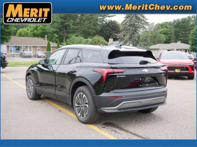 2024 Chevrolet Blazer EV Vehicle Photo in MAPLEWOOD, MN 55119-4794
