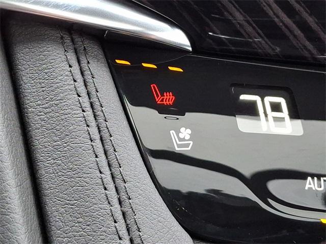 2025 Cadillac XT6 Vehicle Photo in ALLENTOWN, PA 18103-7399