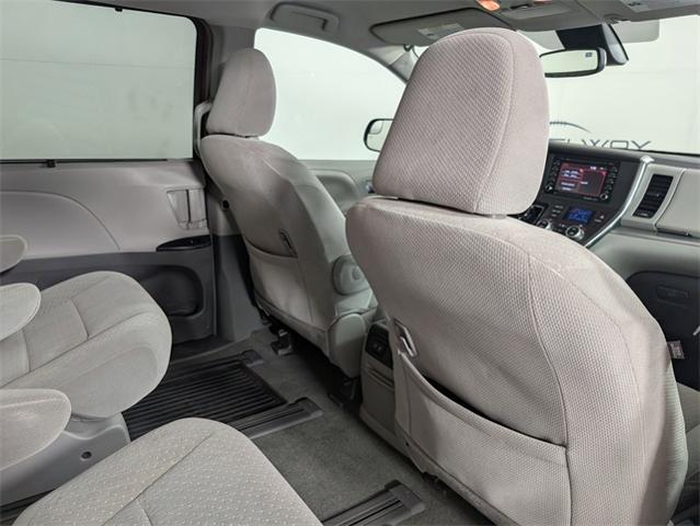 2018 Toyota Sienna Vehicle Photo in ENGLEWOOD, CO 80113-6708