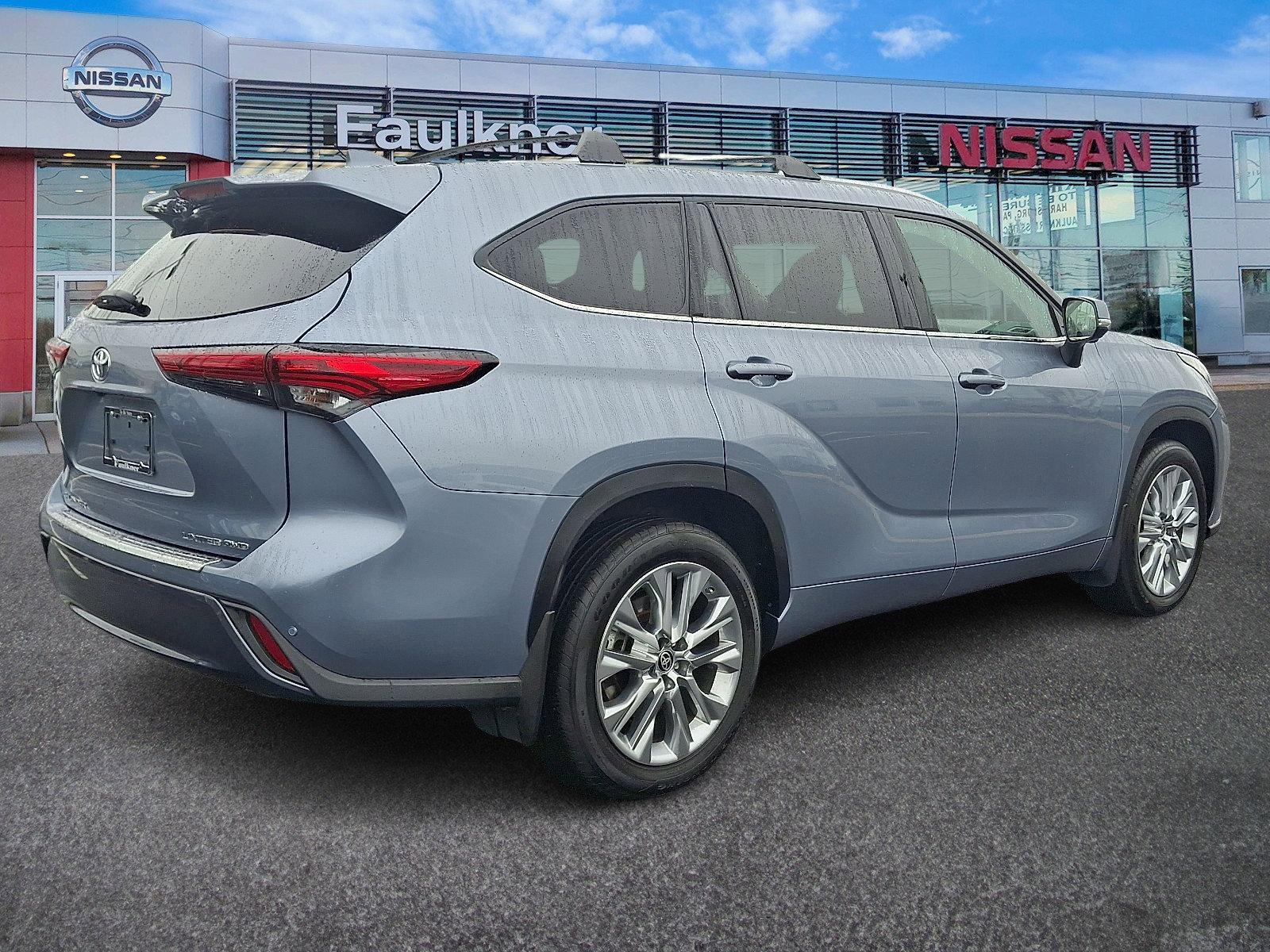 2023 Toyota Highlander Vehicle Photo in Harrisburg, PA 17111-1033
