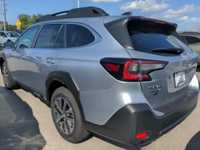 2025 Subaru Outback Vehicle Photo in Green Bay, WI 54304