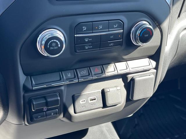 2025 GMC Sierra 2500 HD Vehicle Photo in COLUMBIA, MO 65203-3903