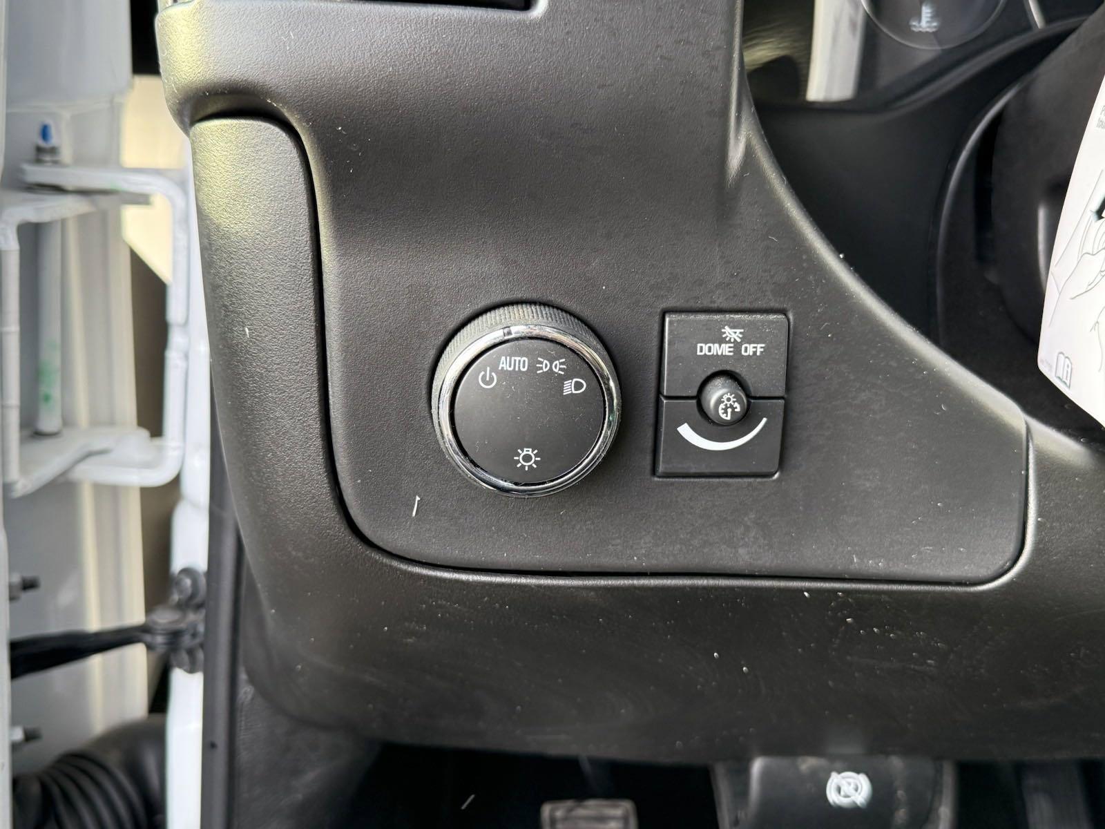 2024 Chevrolet Express Cutaway 3500 Vehicle Photo in GEORGETOWN, TX 78626-7508