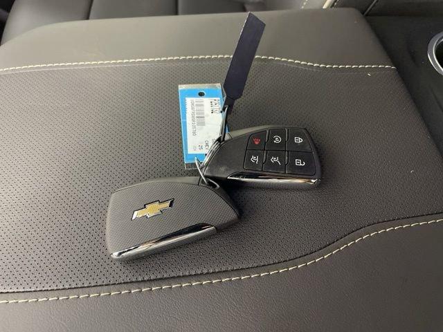 2025 Chevrolet Suburban Vehicle Photo in PHOENIX, AZ 85014-3381