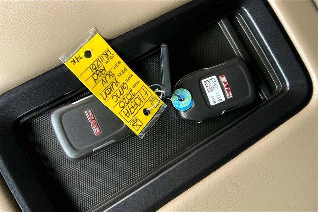 2020 GMC Yukon XL Vehicle Photo in TOPEKA, KS 66609-0000