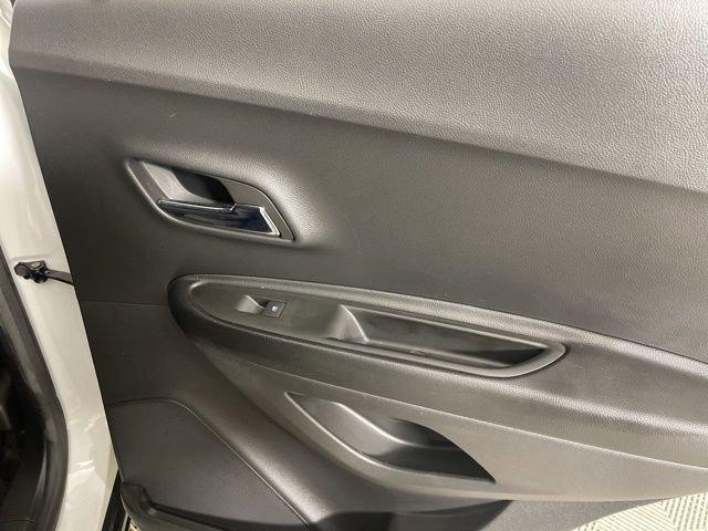 2022 Chevrolet Trax Vehicle Photo in PHOENIX, AZ 85014-3381