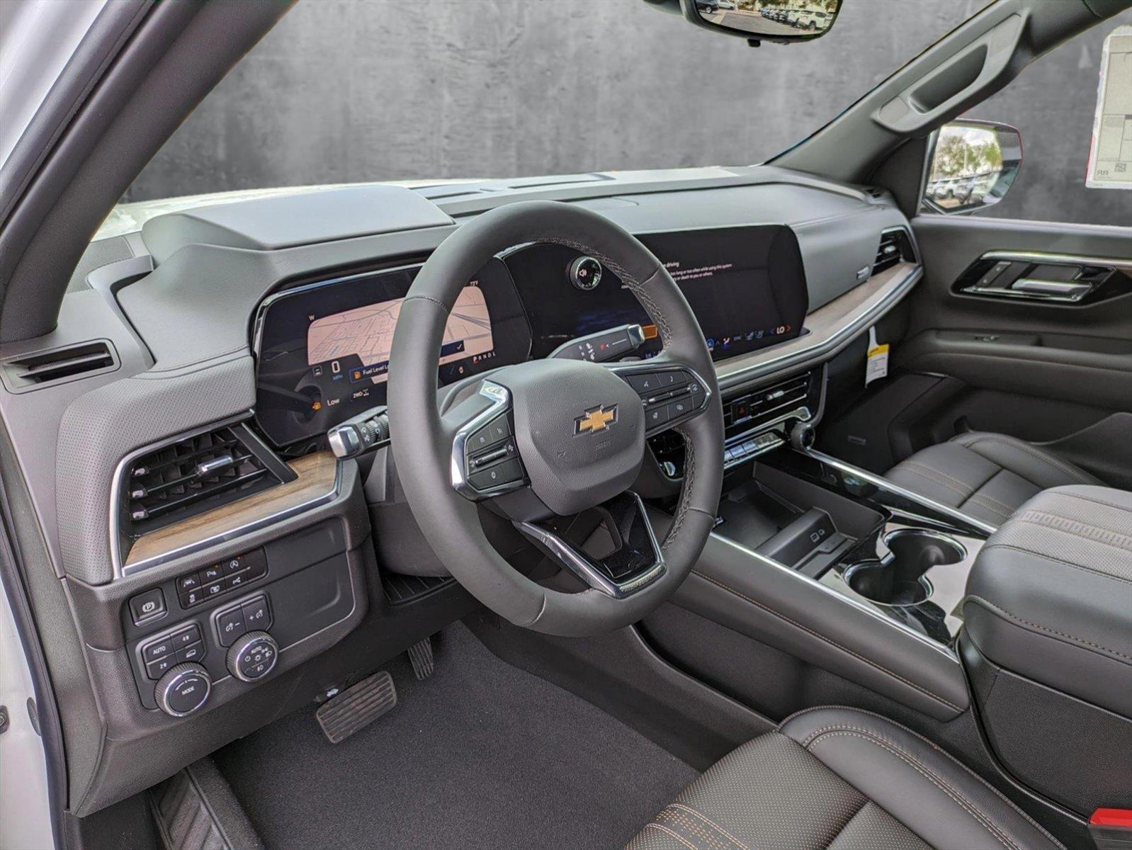 2025 Chevrolet Suburban Vehicle Photo in GILBERT, AZ 85297-0446
