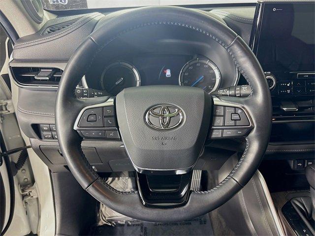 2021 Toyota Highlander Vehicle Photo in PUYALLUP, WA 98371-4149