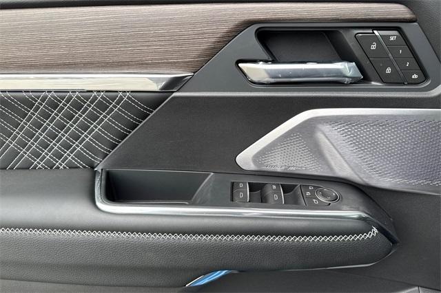 2025 GMC Acadia Vehicle Photo in ELK GROVE, CA 95757-8703