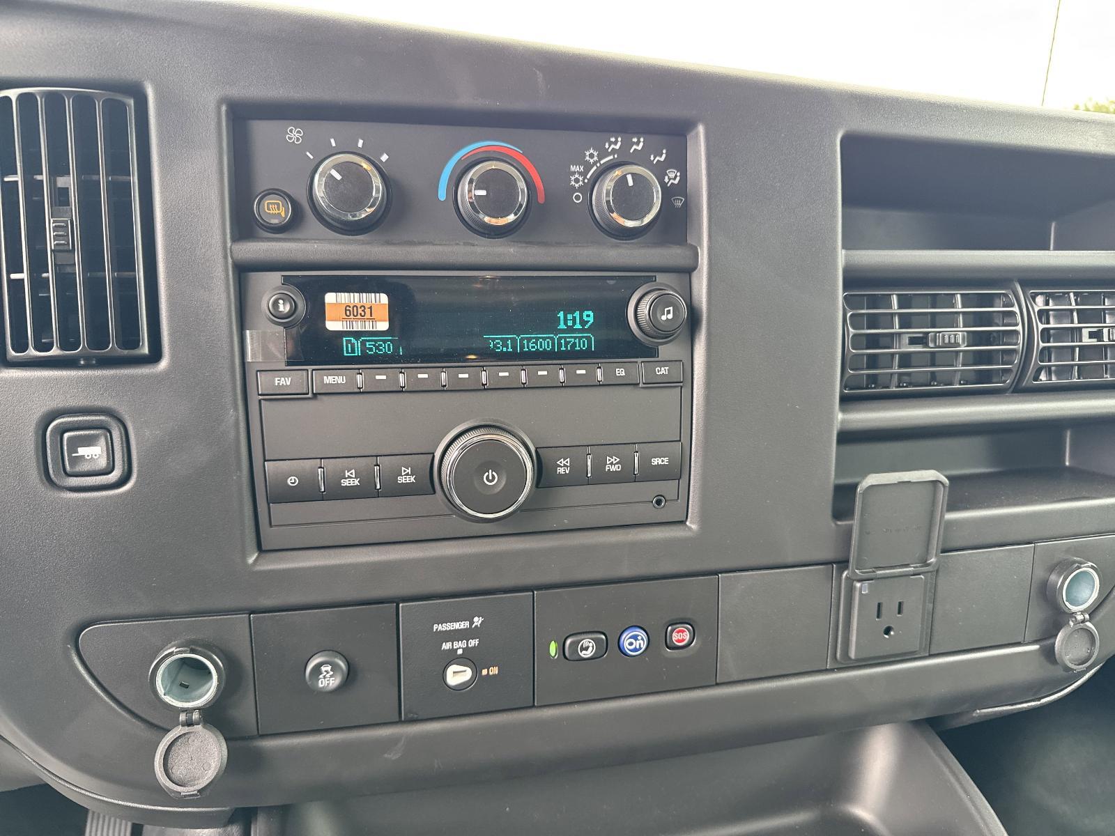 2024 Chevrolet Express Cargo 2500 Vehicle Photo in GEORGETOWN, TX 78626-7508
