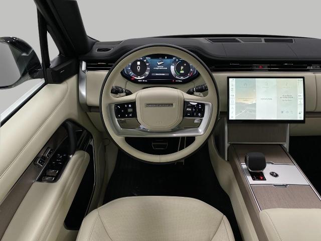 2025 Range Rover Vehicle Photo in Appleton, WI 54913