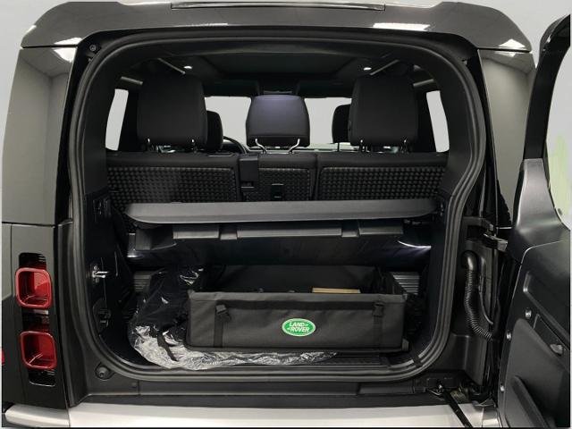 2025 Defender Vehicle Photo in Appleton, WI 54913