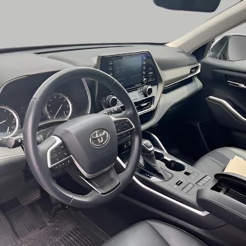 2022 Toyota Highlander Vehicle Photo in Appleton, WI 54913