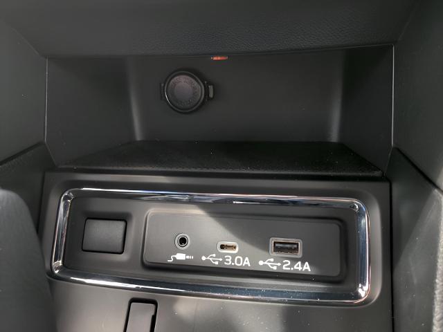 2025 Subaru Ascent Vehicle Photo in Green Bay, WI 54304
