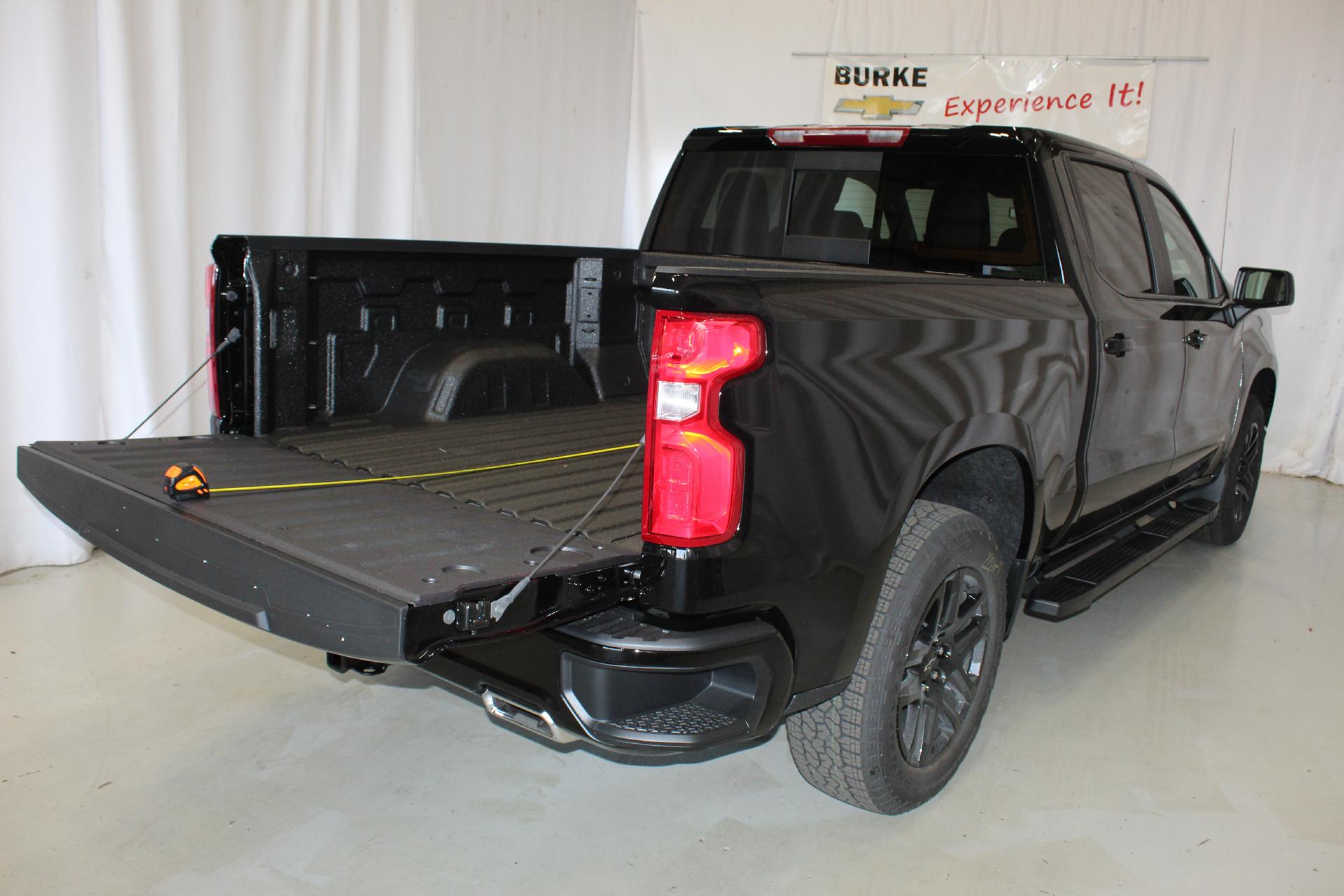 2025 Chevrolet Silverado 1500 Vehicle Photo in NORTHAMPTON, MA 01060-1120