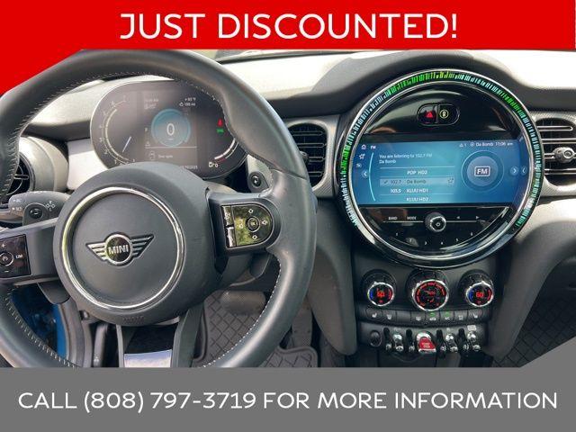 2023 MINI Cooper S Hardtop 2 Door Vehicle Photo in Kaneohe, HI 96744