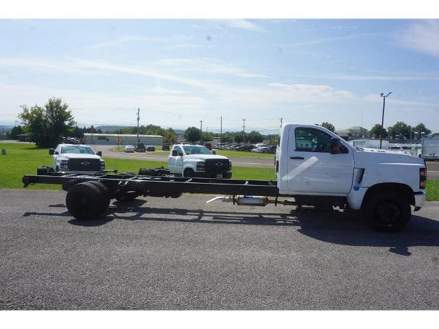 2023 Chevrolet Silverado 6500 HD Vehicle Photo in ALCOA, TN 37701-3235