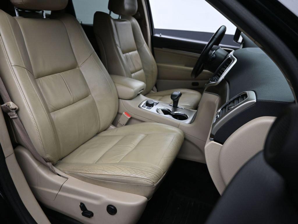 2015 Jeep Grand Cherokee Vehicle Photo in Marion, IA 52302