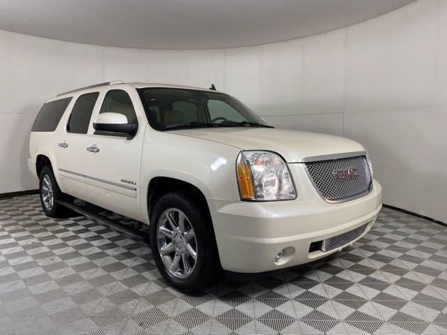 2014 GMC Yukon XL Vehicle Photo in MEDINA, OH 44256-9001