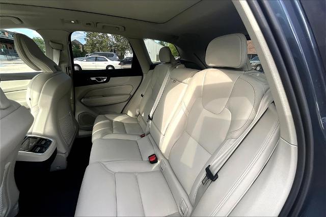 2025 Volvo XC60 Vehicle Photo in Houston, TX 77007