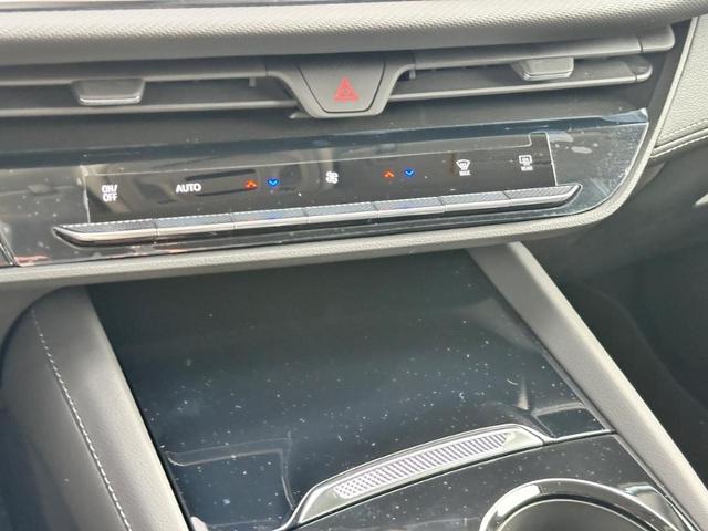 2025 Buick Envision Vehicle Photo in COLUMBIA, MO 65203-3903