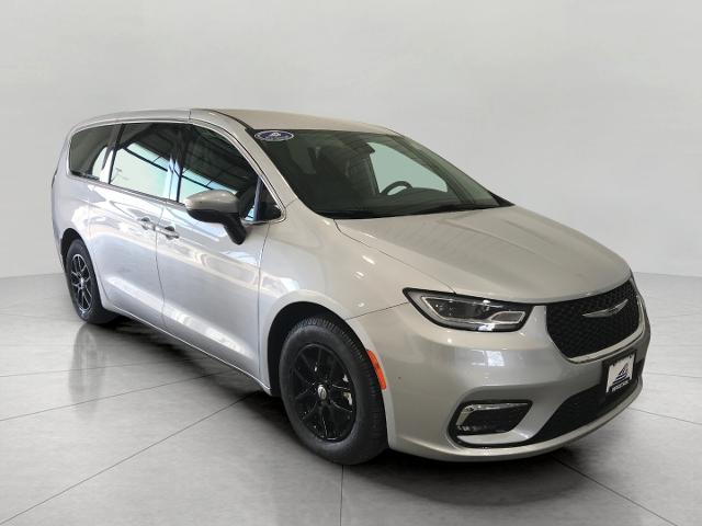 2023 Chrysler Pacifica Vehicle Photo in GREEN BAY, WI 54303-3330