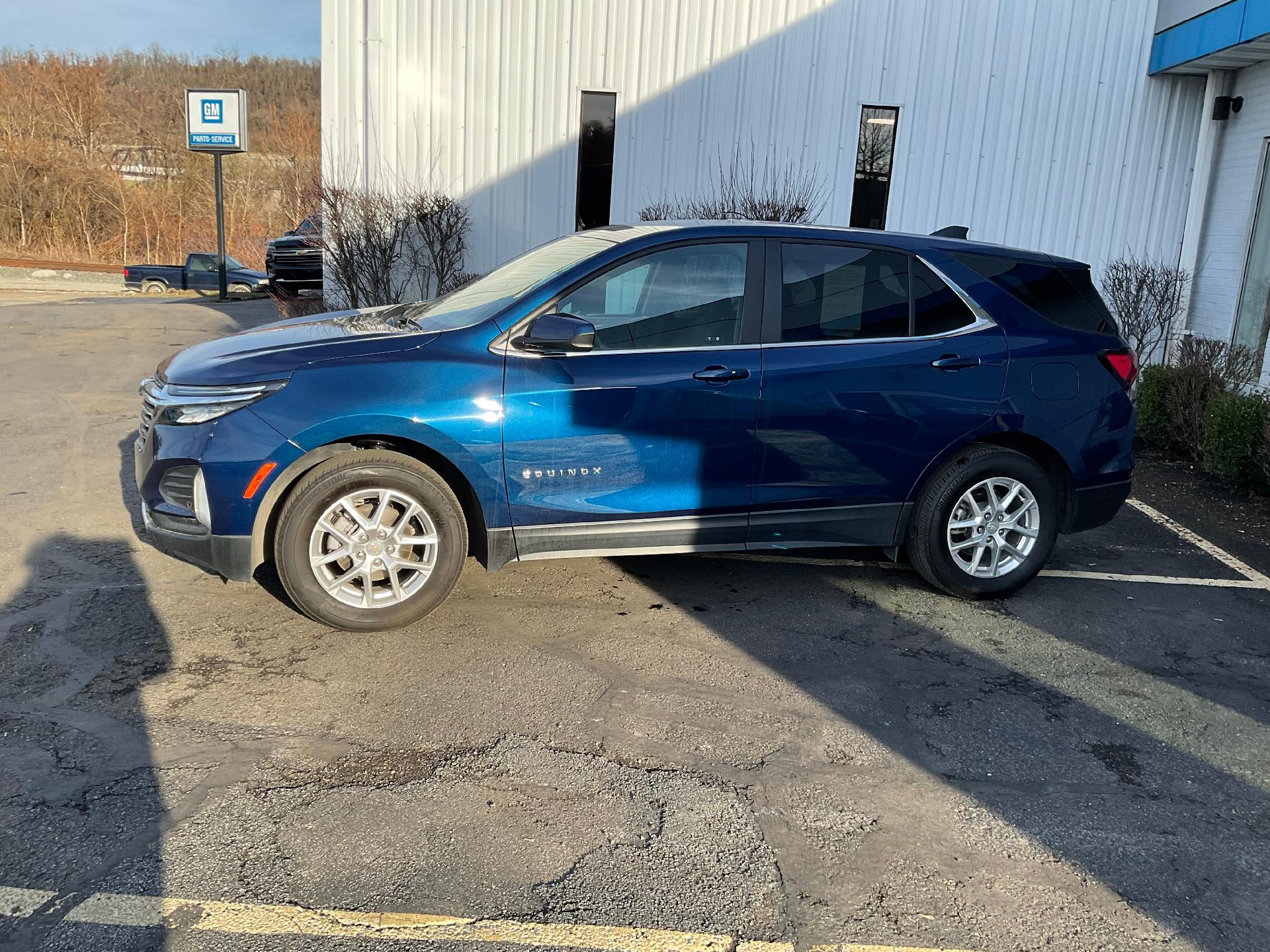 Used 2023 Chevrolet Equinox LT with VIN 3GNAXUEG3PS152703 for sale in Bellaire, OH