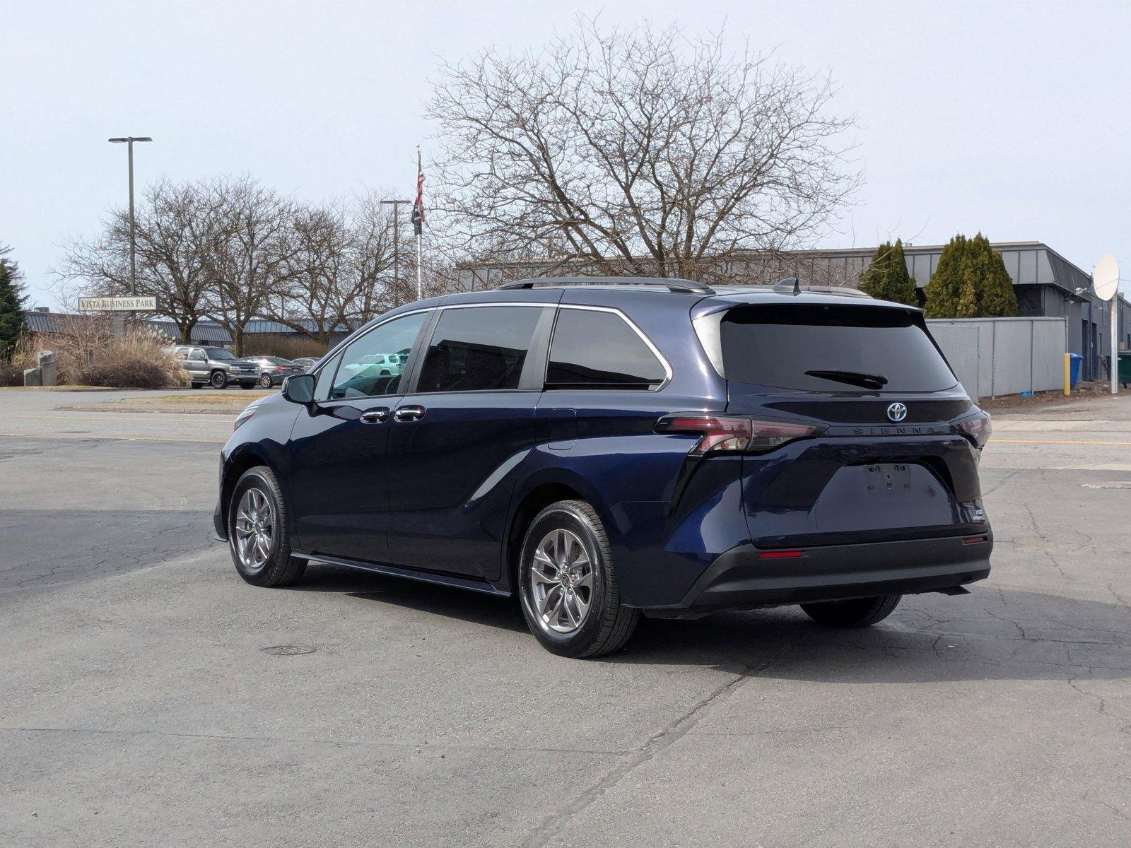 2023 Toyota Sienna Vehicle Photo in Spokane Valley, WA 99212