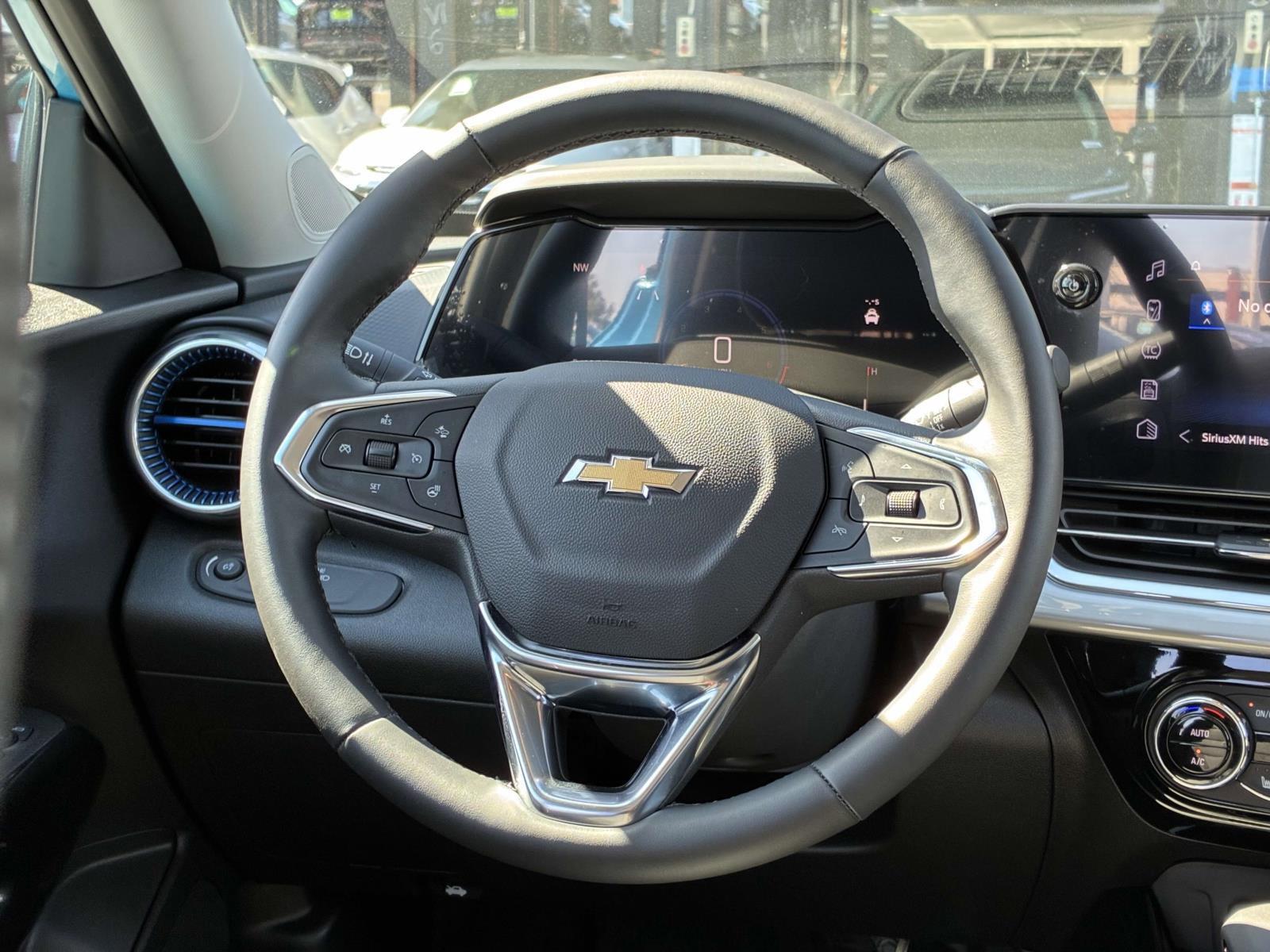 2025 Chevrolet Trax Vehicle Photo in LOS ANGELES, CA 90007-3794