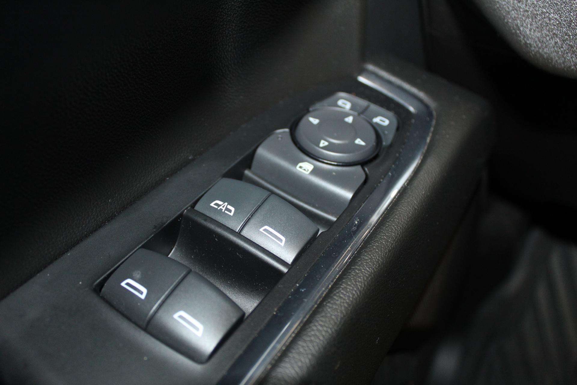 2024 Chevrolet Silverado 1500 Vehicle Photo in NORTHAMPTON, MA 01060-1120