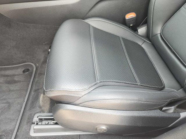 2025 Mercedes-Benz GLC Vehicle Photo in HOUSTON, TX 77079