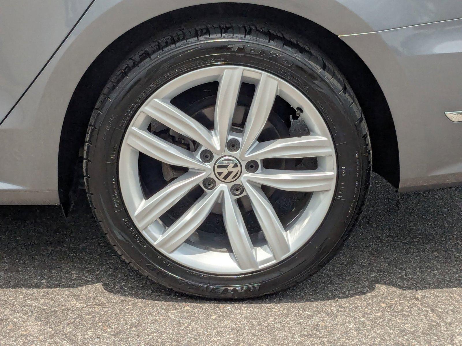 2018 Volkswagen Passat Vehicle Photo in St. Petersburg, FL 33713
