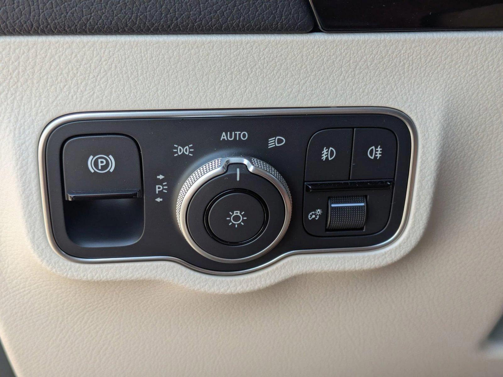 2025 Mercedes-Benz GLA Vehicle Photo in Sarasota, FL 34231