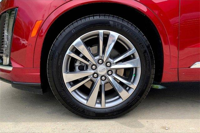 2024 Cadillac XT6 Vehicle Photo in KANSAS CITY, MO 64114-4545