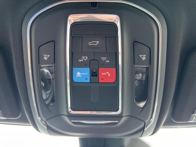 2023 Jeep Grand Cherokee L Vehicle Photo in GREEN BAY, WI 54304-5303