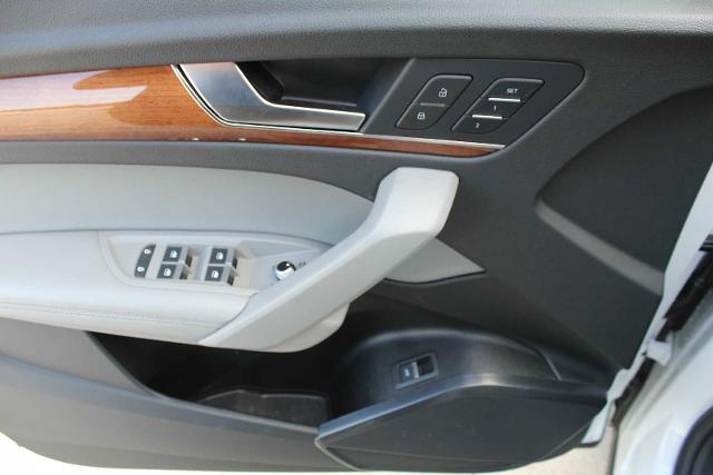 2022 Audi Q5 Vehicle Photo in HOUSTON, TX 77090