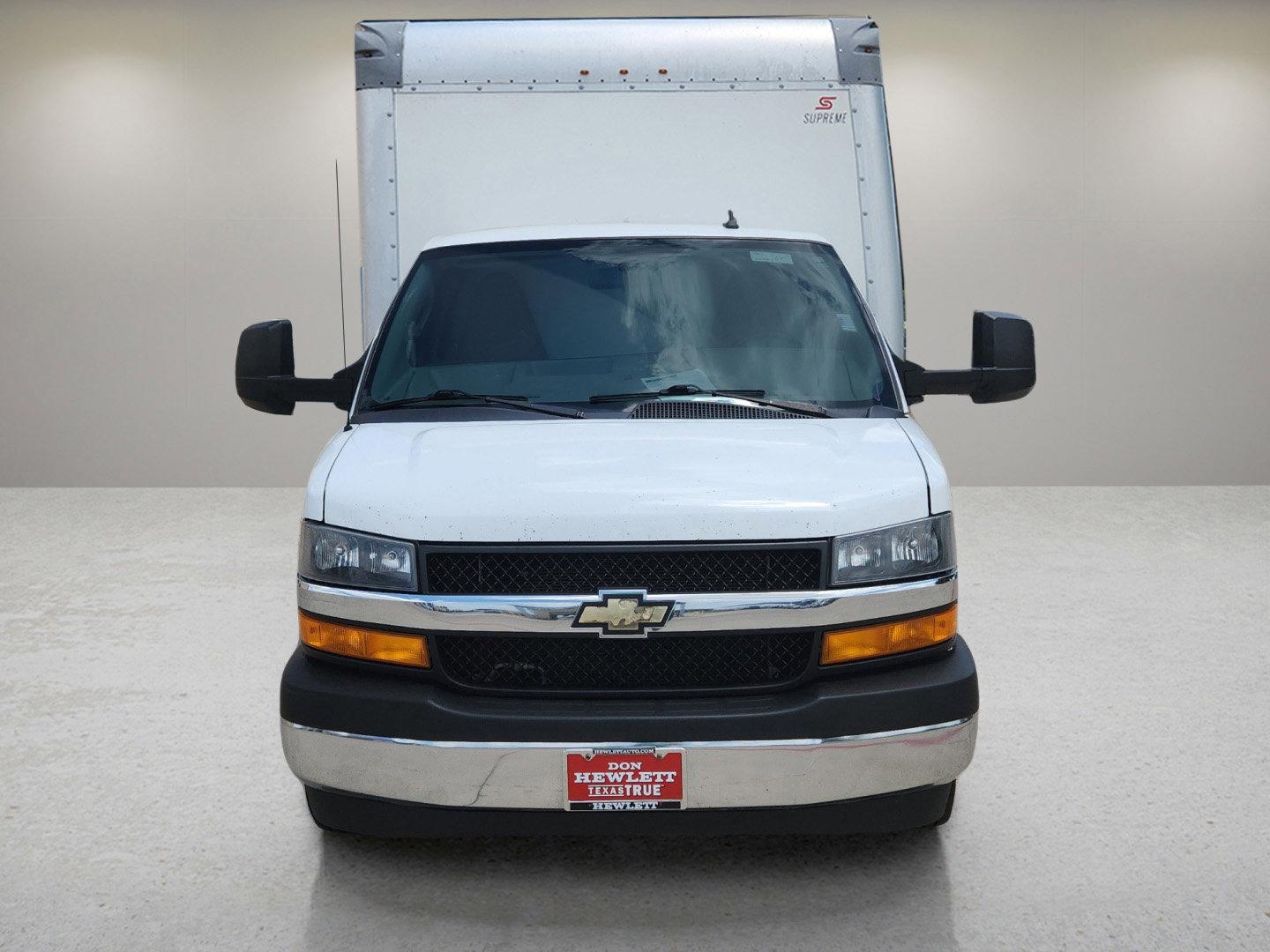 2022 Chevrolet Express Cutaway 3500 Vehicle Photo in GEORGETOWN, TX 78626-7508