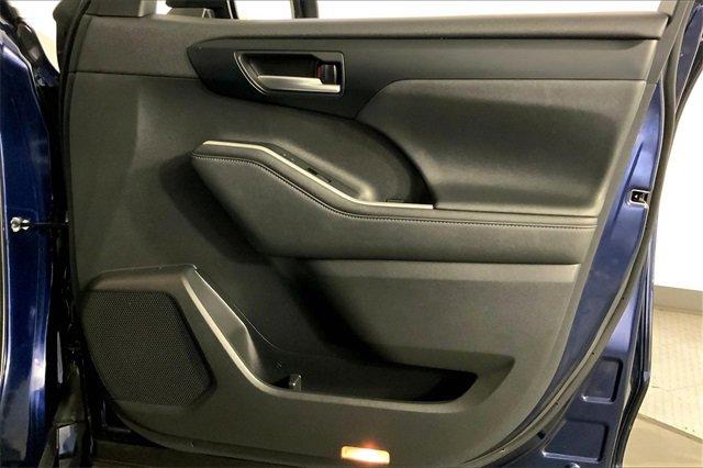 2023 Toyota Highlander Vehicle Photo in KANSAS CITY, MO 64114-4545