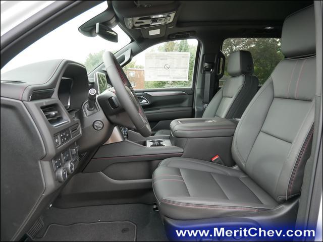 2024 Chevrolet Suburban Vehicle Photo in MAPLEWOOD, MN 55119-4794