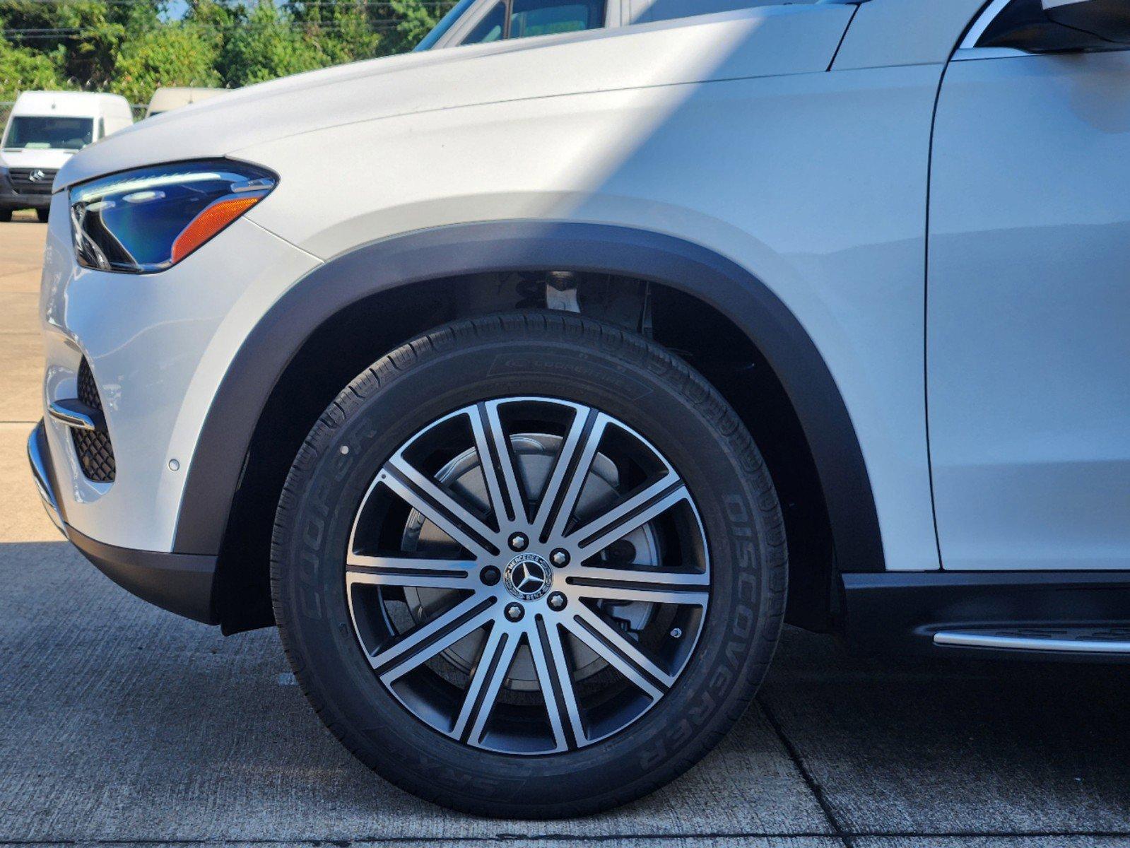 2025 Mercedes-Benz GLE Vehicle Photo in HOUSTON, TX 77079