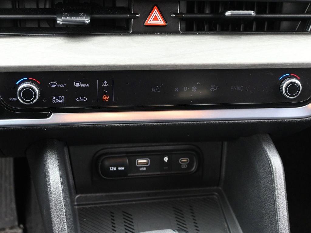 2024 Kia Sportage Vehicle Photo in Cedar Rapids, IA 52402