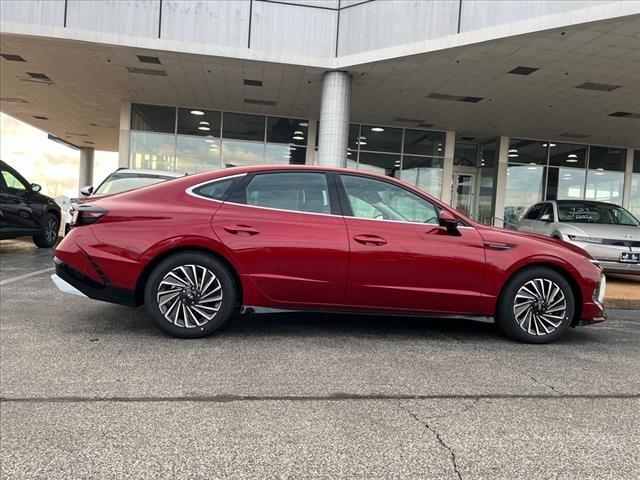 2025 Hyundai SONATA Hybrid Vehicle Photo in Shiloh, IL 62269