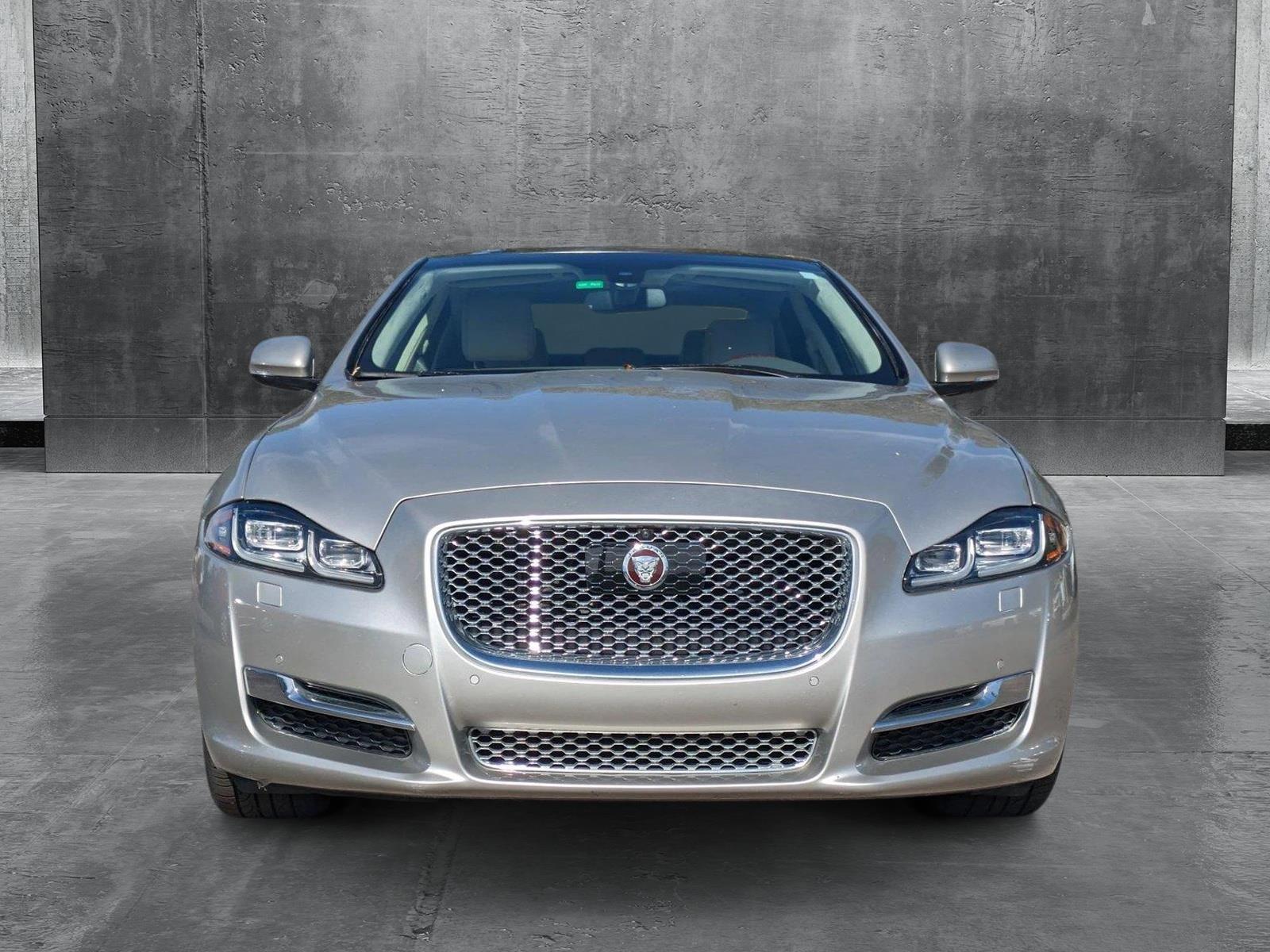 2016 Jaguar XJ Vehicle Photo in WEST PALM BEACH, FL 33407-3296